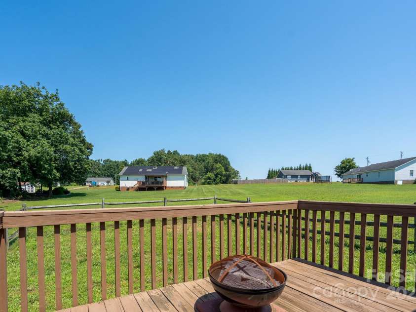 402 Beaver Dam Church Road, Shelby, NC 28152.  MLS# CAR4273406, YatesRealty ID 21728. 