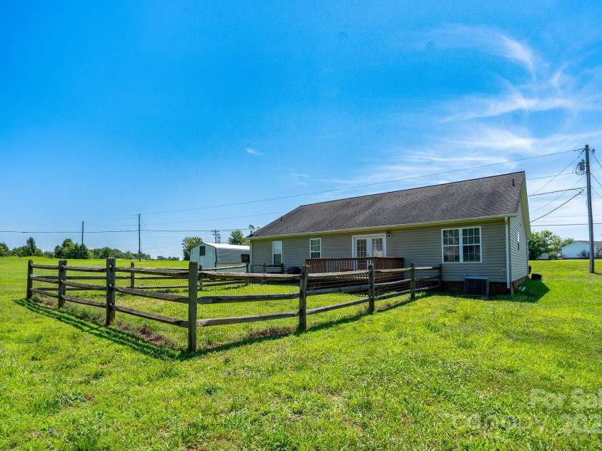 402 Beaver Dam Church Road, Shelby, NC 28152.  MLS# CAR4273406, YatesRealty ID 21728. 