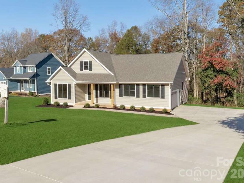 2656 Polo Lane, Maiden, NC 28650.  MLS# CAR4387264, YatesRealty ID 2173. 