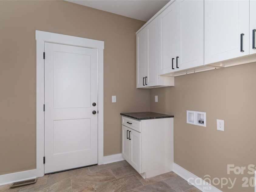 2656 Polo Lane, Maiden, NC 28650.  MLS# CAR4387264, YatesRealty ID 2173. 