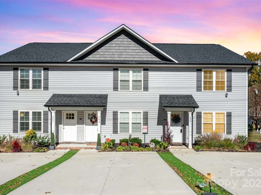 600 8th Street, Kannapolis, NC 28081.  MLS# CAR4318559, YatesRealty ID 2173. 