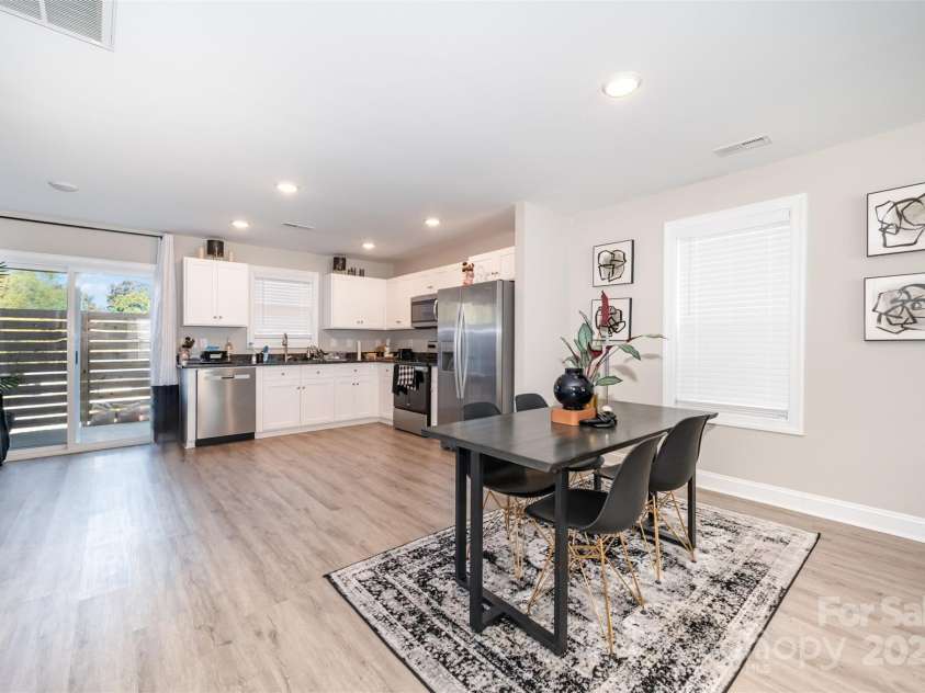 600 8th Street, Kannapolis, NC 28081.  MLS# CAR4318559, YatesRealty ID 2173. 