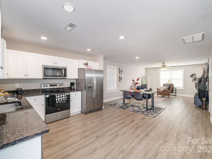 600 8th Street, Kannapolis, NC 28081.  MLS# CAR4318559, YatesRealty ID 2173. 