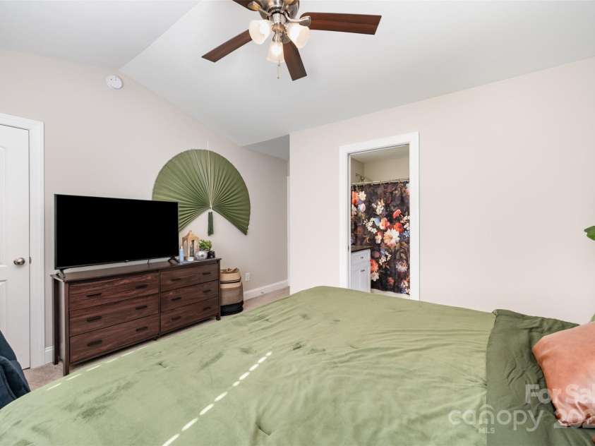 600 8th Street, Kannapolis, NC 28081.  MLS# CAR4318559, YatesRealty ID 2173. 