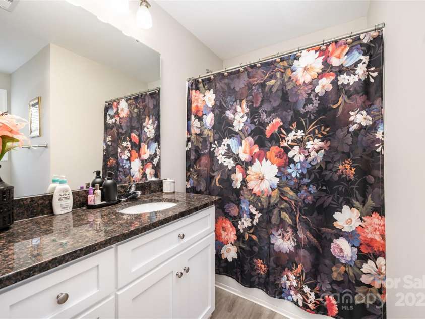 600 8th Street, Kannapolis, NC 28081.  MLS# CAR4318559, YatesRealty ID 2173. 