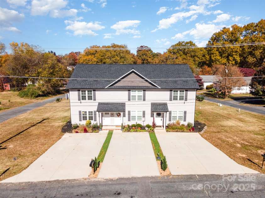 600 8th Street, Kannapolis, NC 28081.  MLS# CAR4318559, YatesRealty ID 2173. 