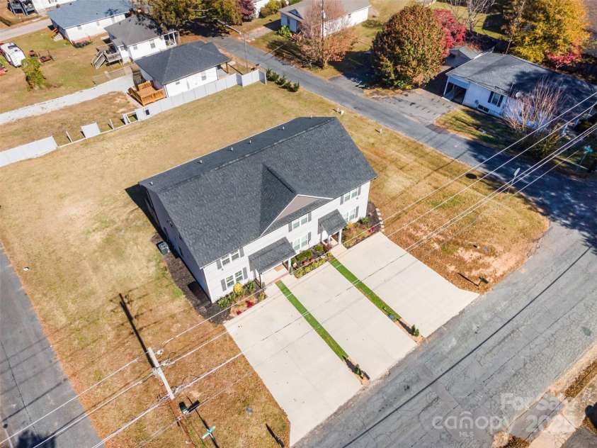 600 8th Street, Kannapolis, NC 28081.  MLS# CAR4318559, YatesRealty ID 2173. 