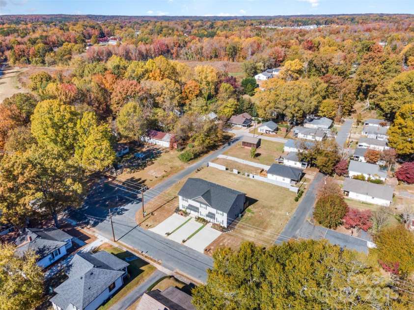 600 8th Street, Kannapolis, NC 28081.  MLS# CAR4318559, YatesRealty ID 2173. 