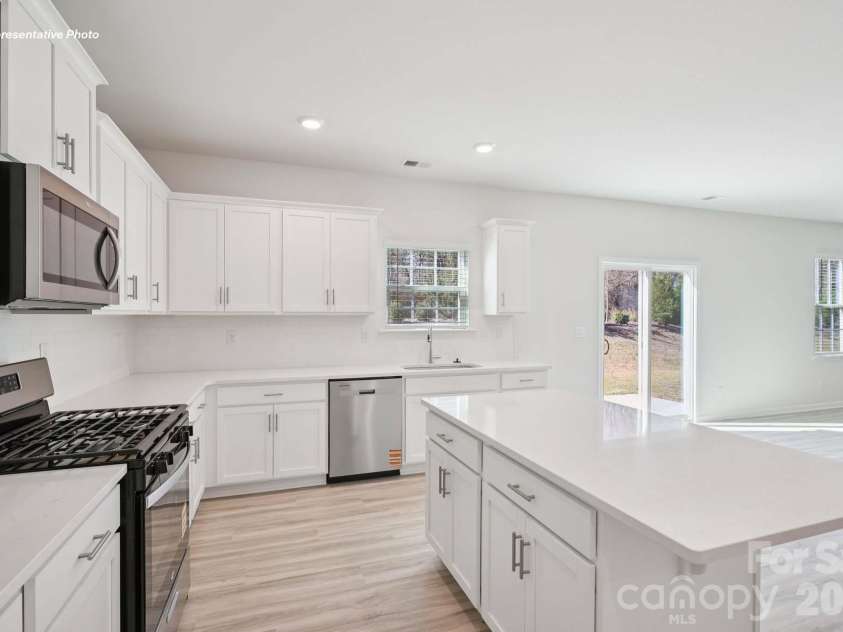 116 Pecan Grove Lane, Statesville, NC 28677.  MLS# CAR4382082, YatesRealty ID 21731. 