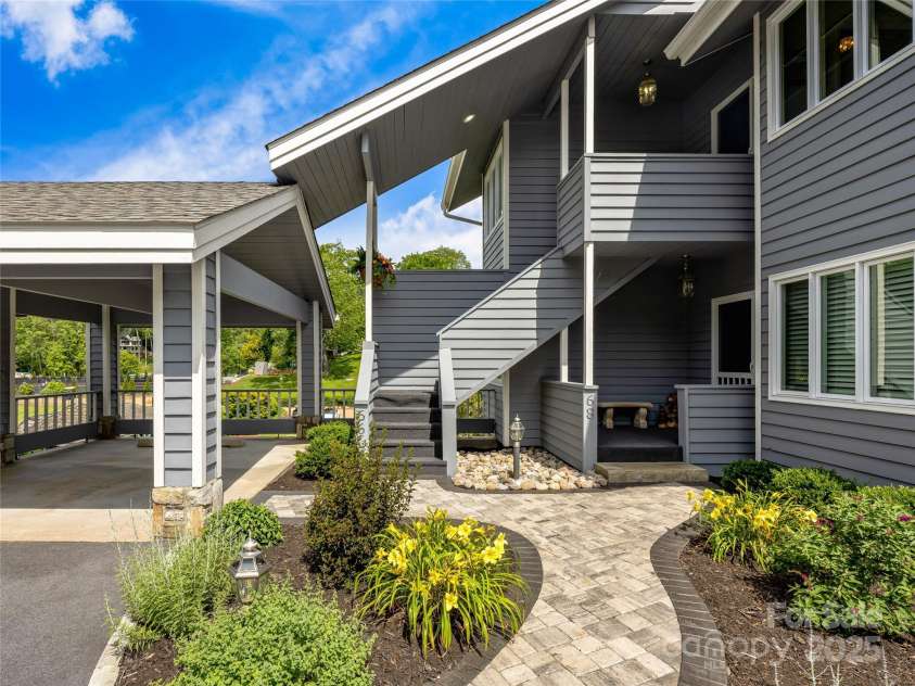 66 Country Club Village Drive, Lake Toxaway, NC 28747.  MLS# CAR4274624, YatesRealty ID 21733. 