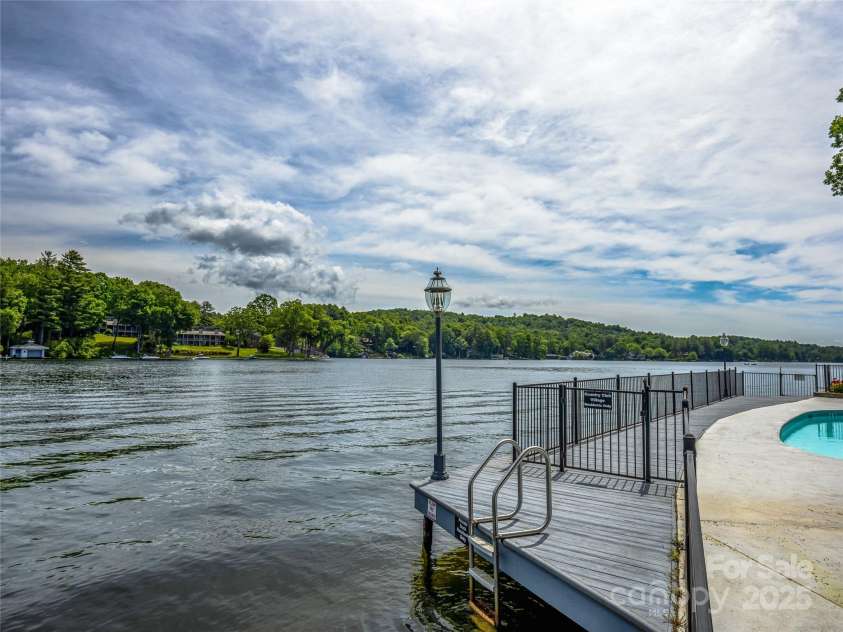 66 Country Club Village Drive, Lake Toxaway, NC 28747.  MLS# CAR4274624, YatesRealty ID 21733. 