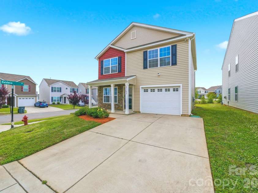 3157 Green Apple Drive, Dallas, NC 28034.  MLS# CAR4382079, YatesRealty ID 21734. 