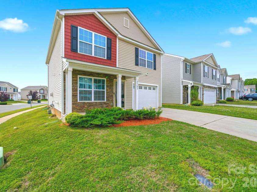 3157 Green Apple Drive, Dallas, NC 28034.  MLS# CAR4382079, YatesRealty ID 21734. 