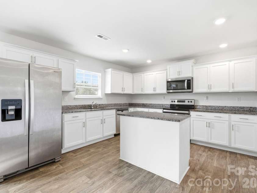 3157 Green Apple Drive, Dallas, NC 28034.  MLS# CAR4382079, YatesRealty ID 21734. 