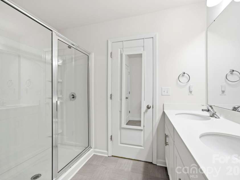 3157 Green Apple Drive, Dallas, NC 28034.  MLS# CAR4382079, YatesRealty ID 21734. 