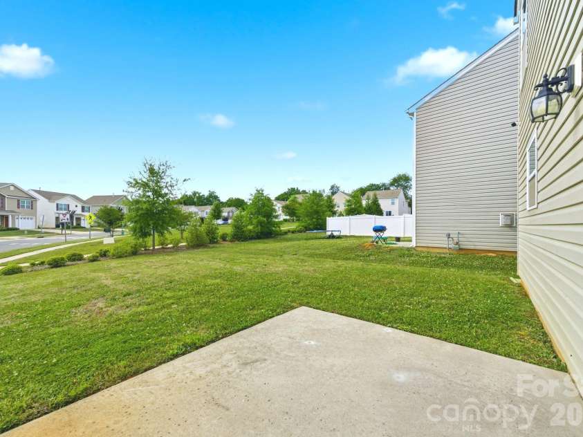 3157 Green Apple Drive, Dallas, NC 28034.  MLS# CAR4382079, YatesRealty ID 21734. 