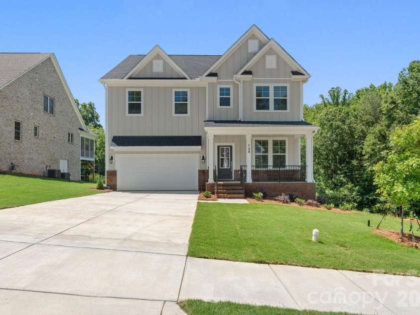 909 Pine Forest Road, Charlotte, NC 28214.  MLS# CAR4382099, YatesRealty ID 21735. 