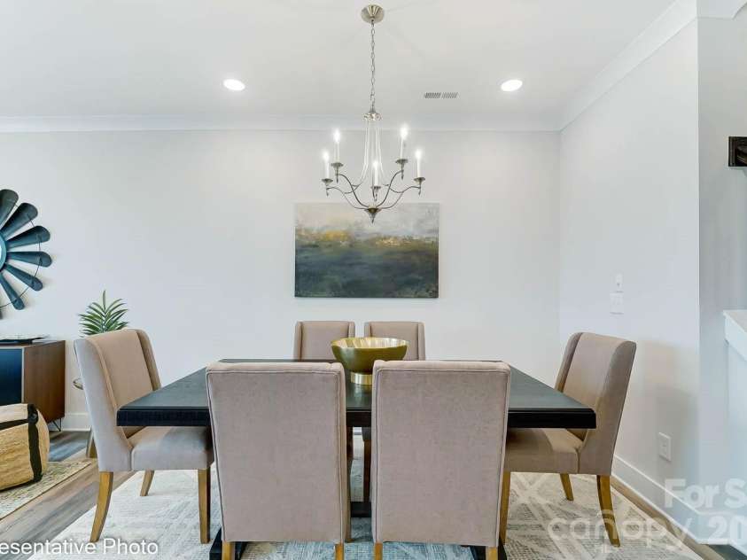 124 Pointer Trail, Troutman, NC 28166.  MLS# CAR4381982, YatesRealty ID 21736. Breakfast area