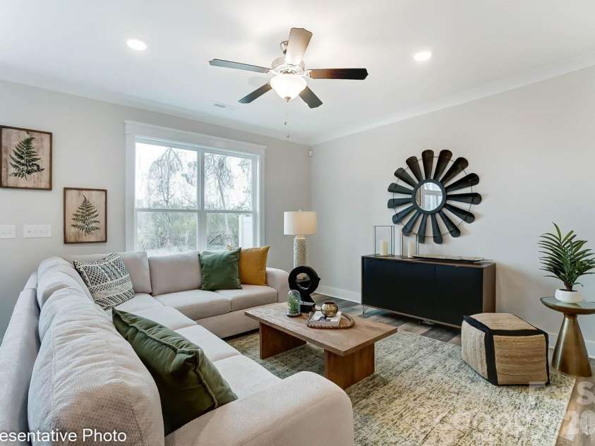 124 Pointer Trail, Troutman, NC 28166.  MLS# CAR4381982, YatesRealty ID 21736. Family Room