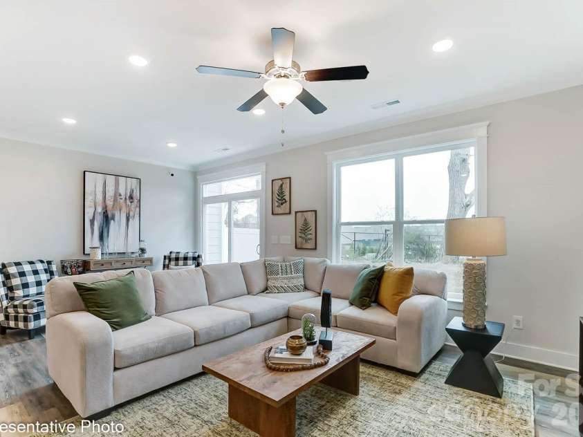 124 Pointer Trail, Troutman, NC 28166.  MLS# CAR4381982, YatesRealty ID 21736. Family Room
