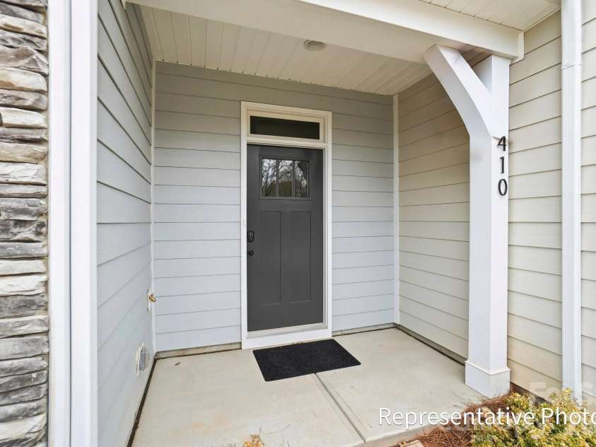 124 Pointer Trail, Troutman, NC 28166.  MLS# CAR4381982, YatesRealty ID 21736. Front Porch