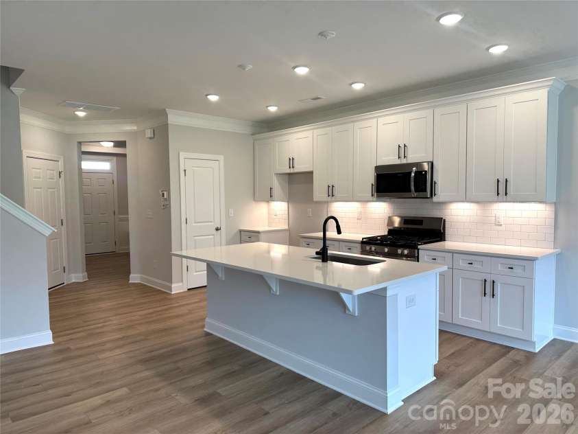 124 Pointer Trail, Troutman, NC 28166.  MLS# CAR4381982, YatesRealty ID 21736. Kitchen