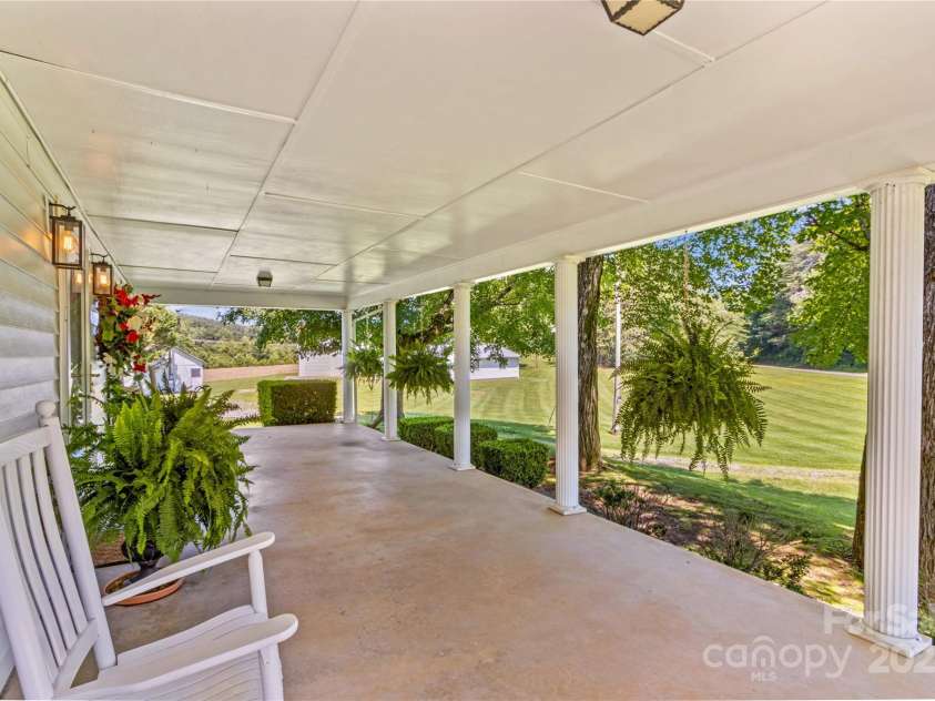 1043 Linneys Mill Road, Union Grove, NC 28689.  MLS# CAR4274249, YatesRealty ID 21737. 