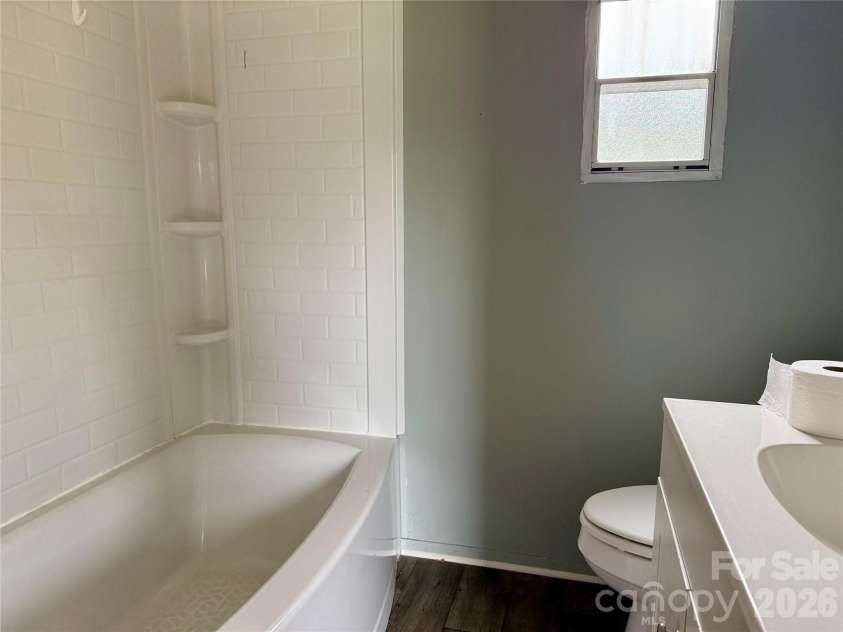 6503 Highway 97 Road, Hickory Grove, SC 29717.  MLS# CAR4382142, YatesRealty ID 21739. Owners Bath