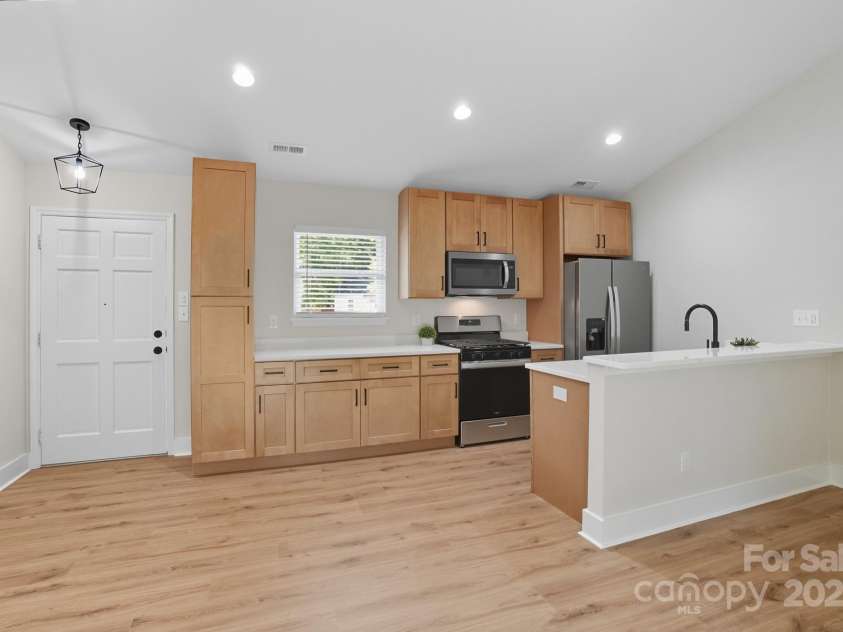 6732 Park Hickory Drive, Charlotte, NC 28227.  MLS# CAR4312422, YatesRealty ID 2174. 