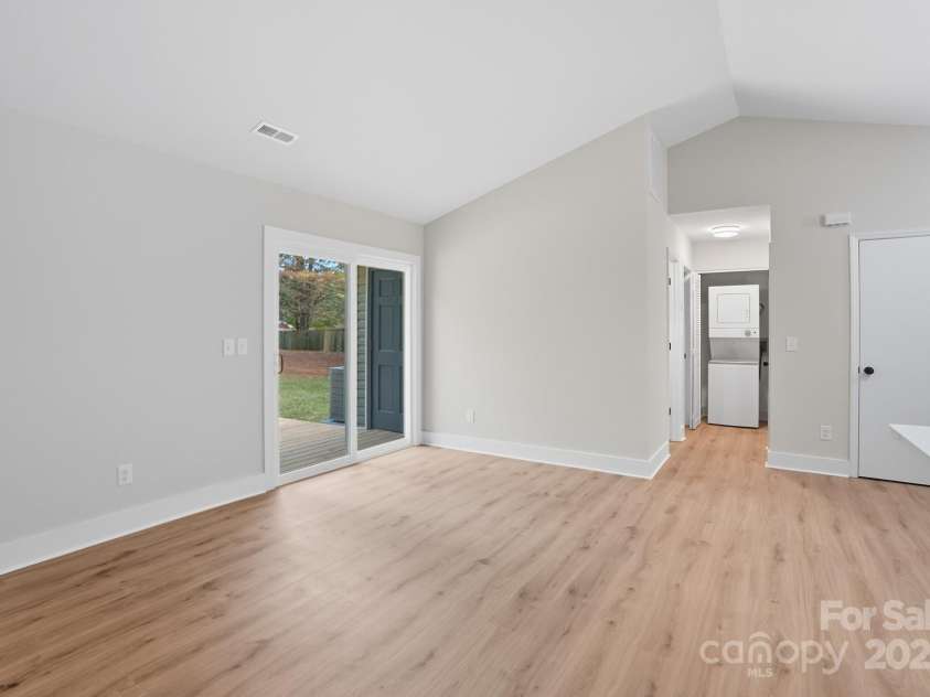 6732 Park Hickory Drive, Charlotte, NC 28227.  MLS# CAR4312422, YatesRealty ID 2174. 