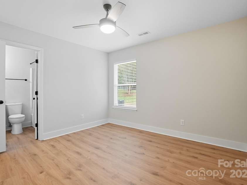 6732 Park Hickory Drive, Charlotte, NC 28227.  MLS# CAR4312422, YatesRealty ID 2174. 