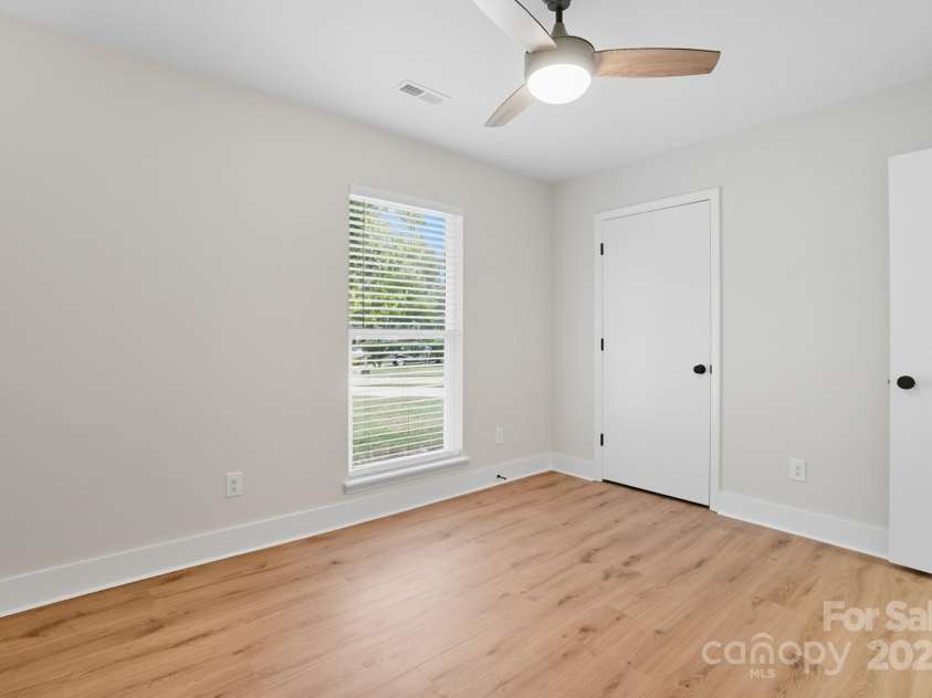 6732 Park Hickory Drive, Charlotte, NC 28227.  MLS# CAR4312422, YatesRealty ID 2174. 