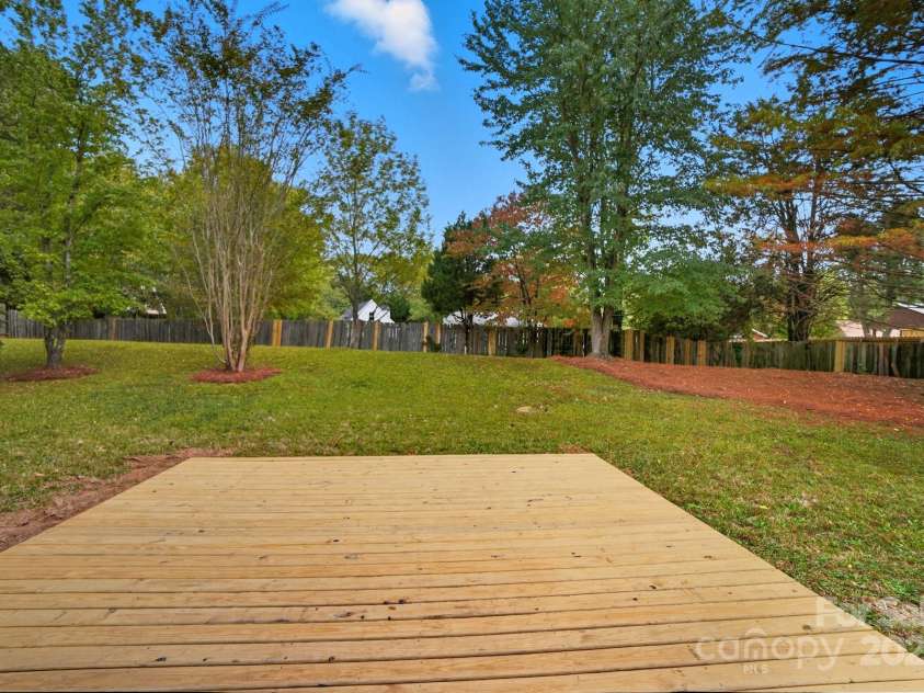 6732 Park Hickory Drive, Charlotte, NC 28227.  MLS# CAR4312422, YatesRealty ID 2174. 