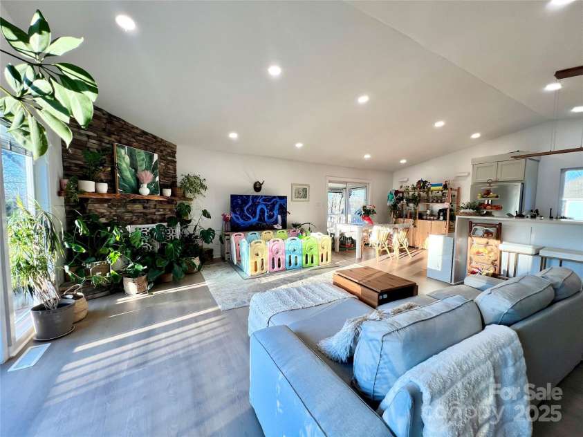 9009 Cebu Court, Fort Mill, SC 29708.  MLS# CAR4301063, YatesRealty ID 21740. 