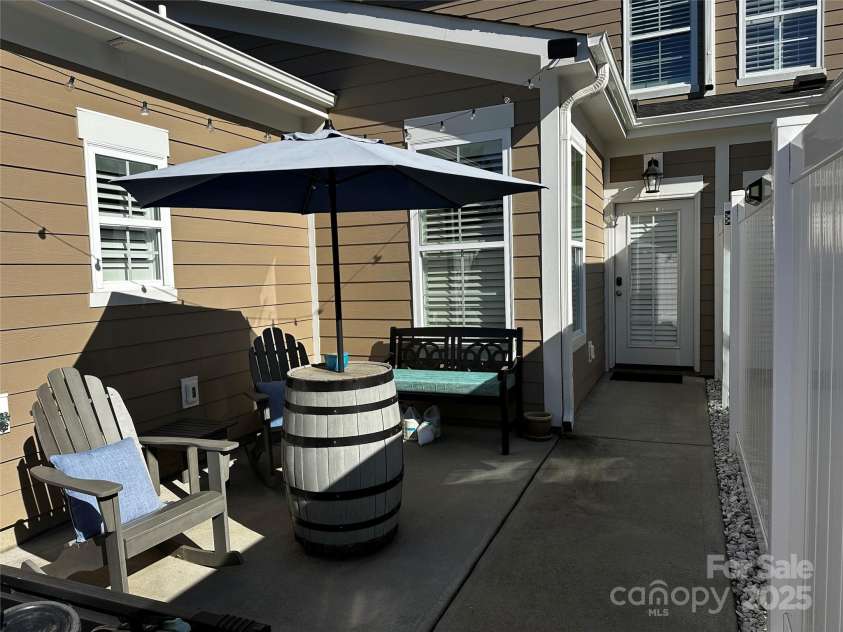 110 Pine Street, Lincolnton, NC 28092.  MLS# CAR4263532, YatesRealty ID 21741. 