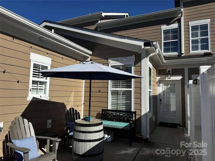 110 Pine Street, Lincolnton, NC 28092.  MLS# CAR4263532, YatesRealty ID 21741. 