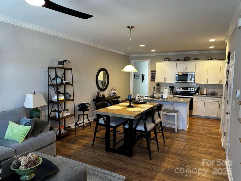 110 Pine Street, Lincolnton, NC 28092.  MLS# CAR4263532, YatesRealty ID 21741. 