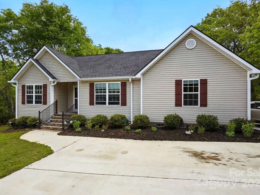 14 Poe Street, Rock Hill, SC 29730.  MLS# CAR4239806, YatesRealty ID 21743. 