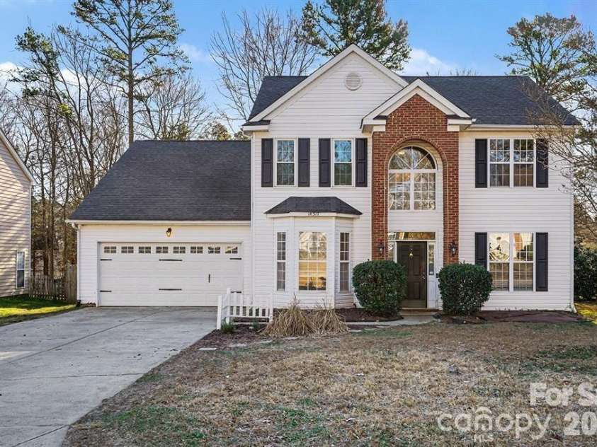 10317 Stoneykirk Lane, Charlotte, NC 28269.  MLS# CAR4382179, YatesRealty ID 21744. 