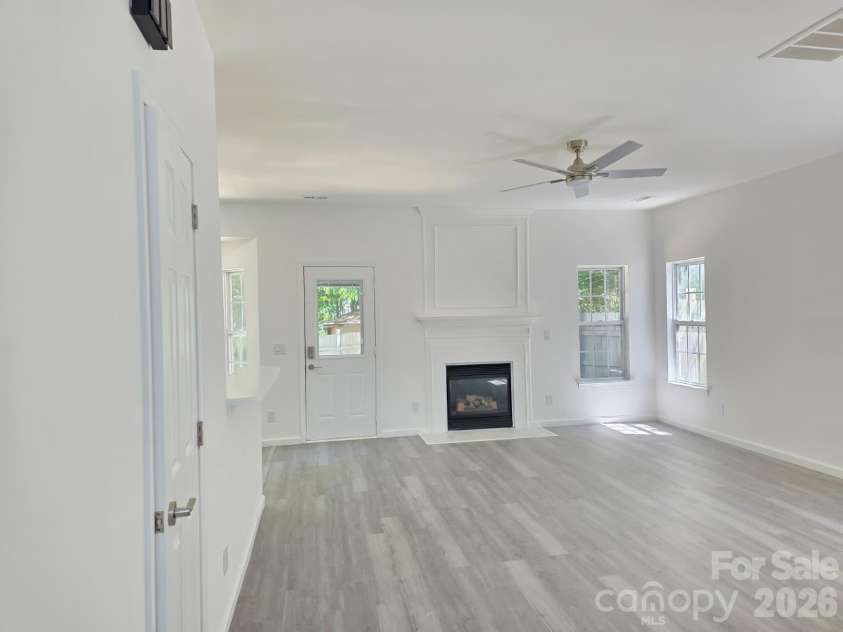 10317 Stoneykirk Lane, Charlotte, NC 28269.  MLS# CAR4382179, YatesRealty ID 21744. 