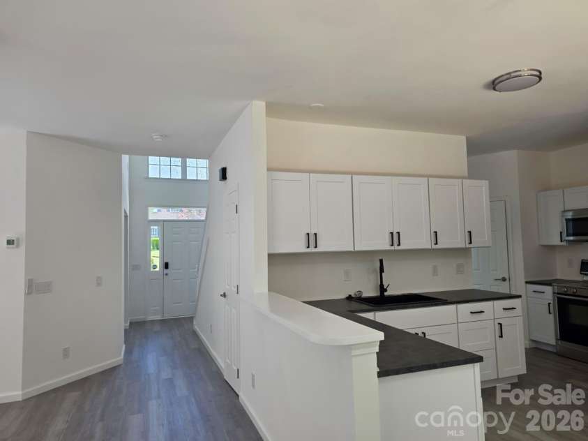 10317 Stoneykirk Lane, Charlotte, NC 28269.  MLS# CAR4382179, YatesRealty ID 21744. 