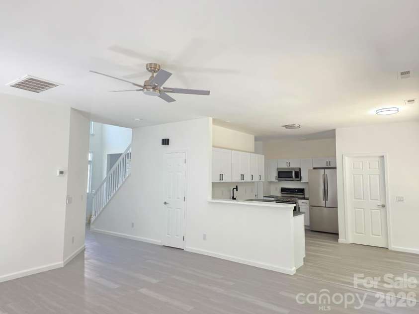 10317 Stoneykirk Lane, Charlotte, NC 28269.  MLS# CAR4382179, YatesRealty ID 21744. 