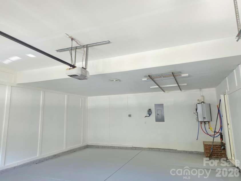 10317 Stoneykirk Lane, Charlotte, NC 28269.  MLS# CAR4382179, YatesRealty ID 21744. 
