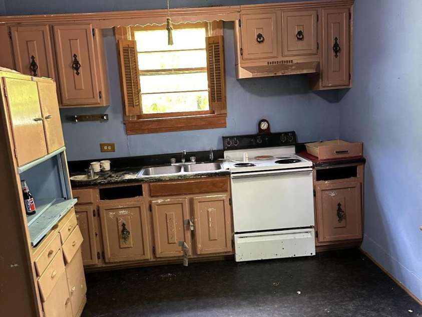 118 Hemphill Avenue, Chester, SC 29706.  MLS# CAR4271644, YatesRealty ID 21744. 