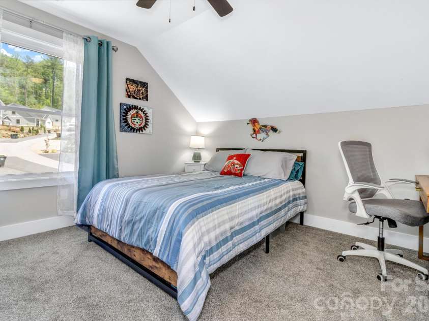 116 Northbend Drive, Asheville, NC 28804.  MLS# CAR4372052, YatesRealty ID 21746. 3rd bedroom