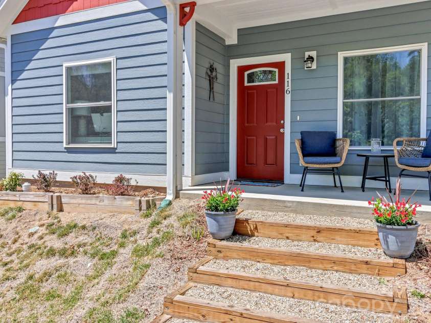116 Northbend Drive, Asheville, NC 28804.  MLS# CAR4372052, YatesRealty ID 21746. 