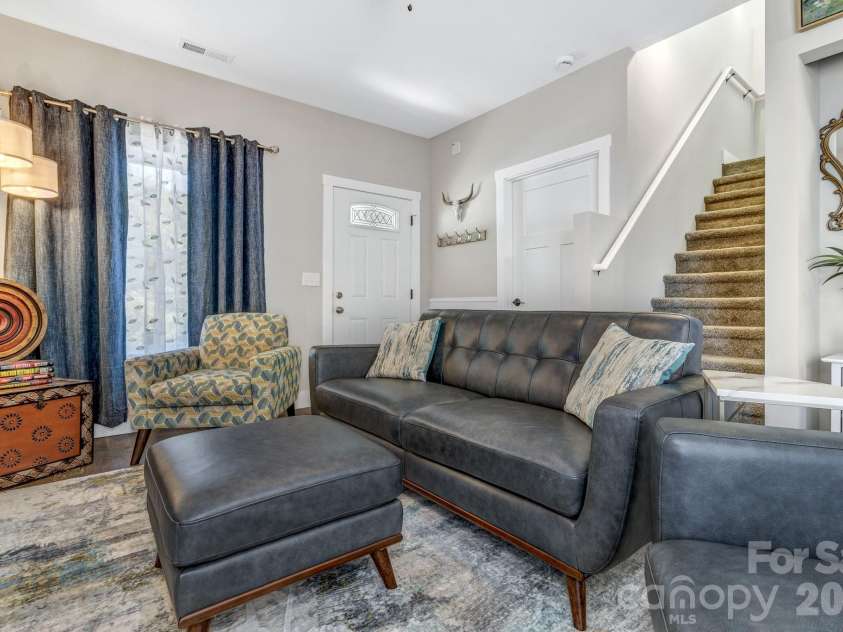 116 Northbend Drive, Asheville, NC 28804.  MLS# CAR4372052, YatesRealty ID 21746. 
