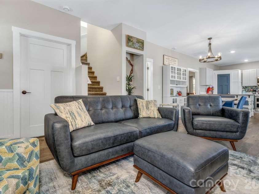 116 Northbend Drive, Asheville, NC 28804.  MLS# CAR4372052, YatesRealty ID 21746. 