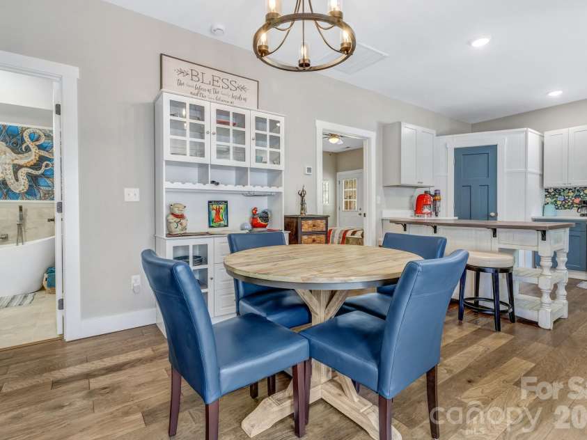 116 Northbend Drive, Asheville, NC 28804.  MLS# CAR4372052, YatesRealty ID 21746. 