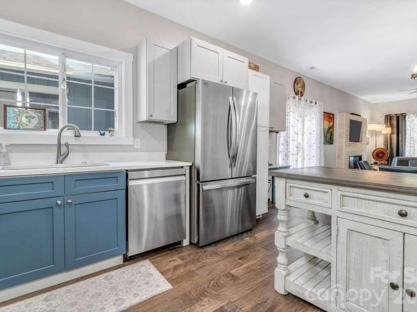 116 Northbend Drive, Asheville, NC 28804.  MLS# CAR4372052, YatesRealty ID 21746. 